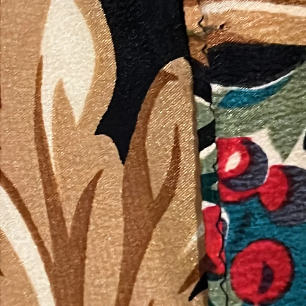 Large silk square roses scarf unmarked 32”